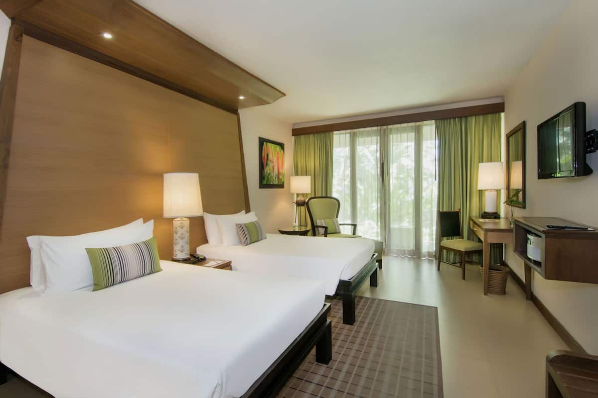 Minibar, in-room safe, desk, blackout curtains