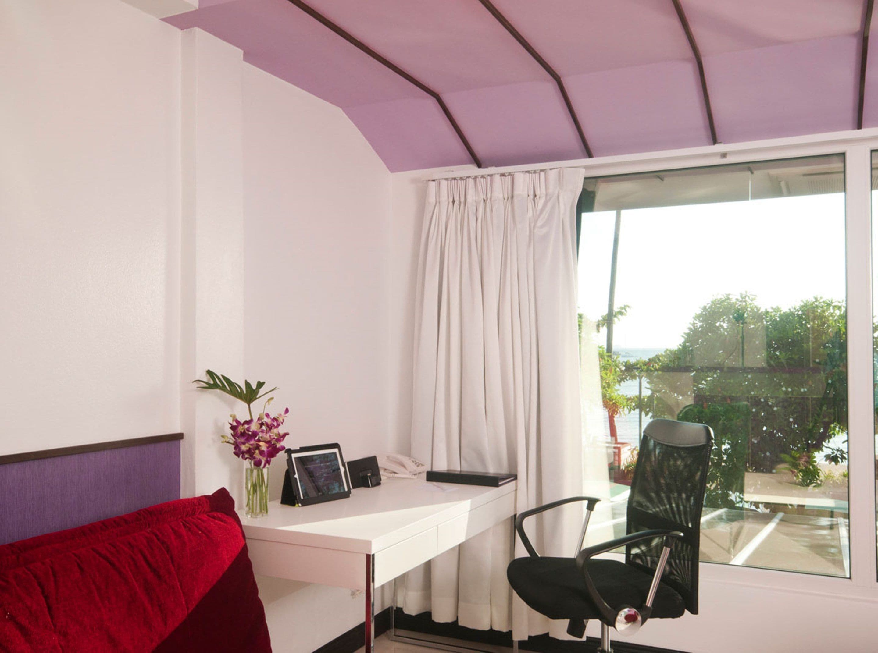 family suite, 1 bedroom, garden view | 1 bedroom, in-room safe, individually furnished, desk