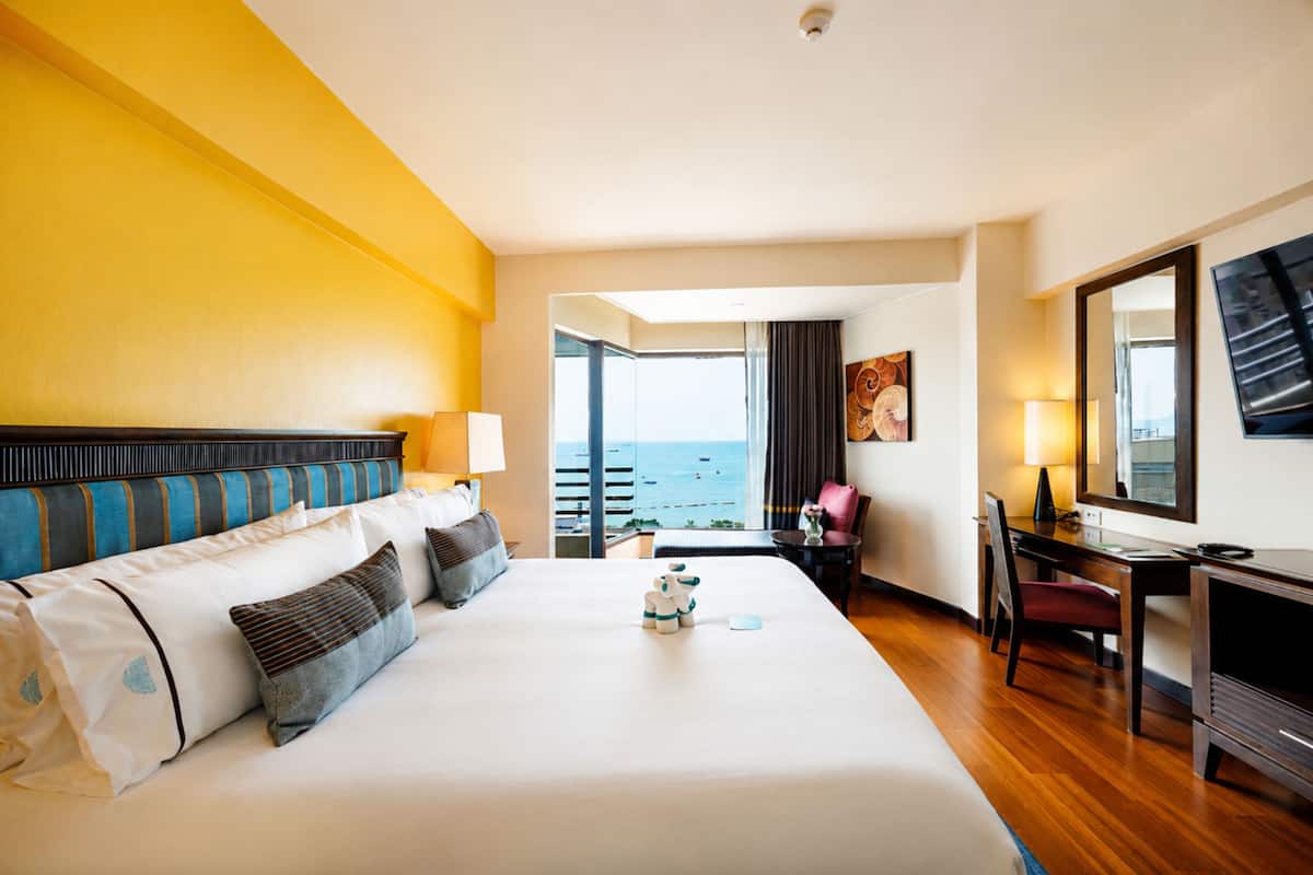Minibar, in-room safe, desk, blackout curtains