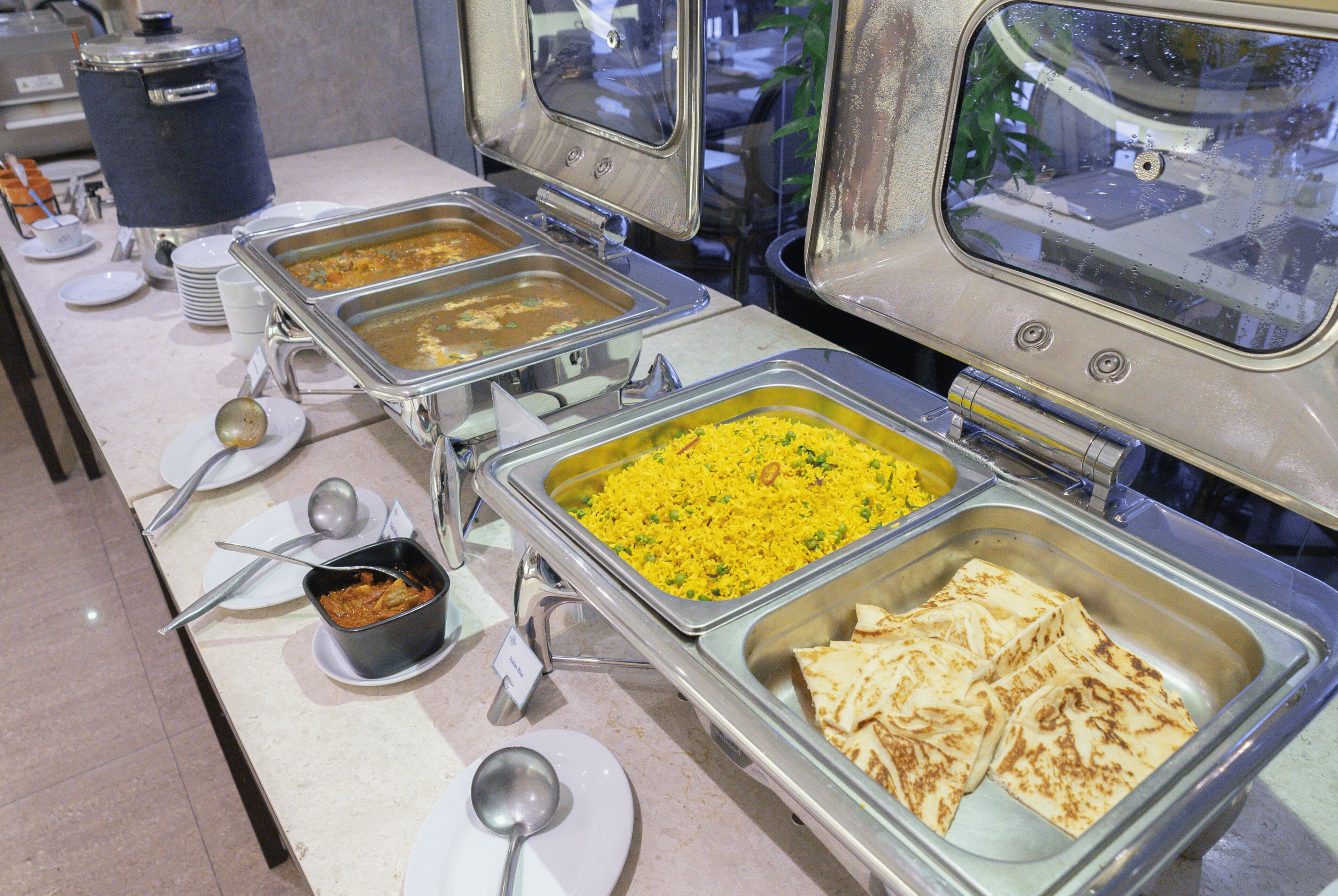 daily buffet breakfast (thb 750 per person)