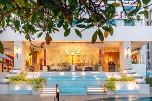 2 piscinas al aire libre, sillones reclinables de piscina