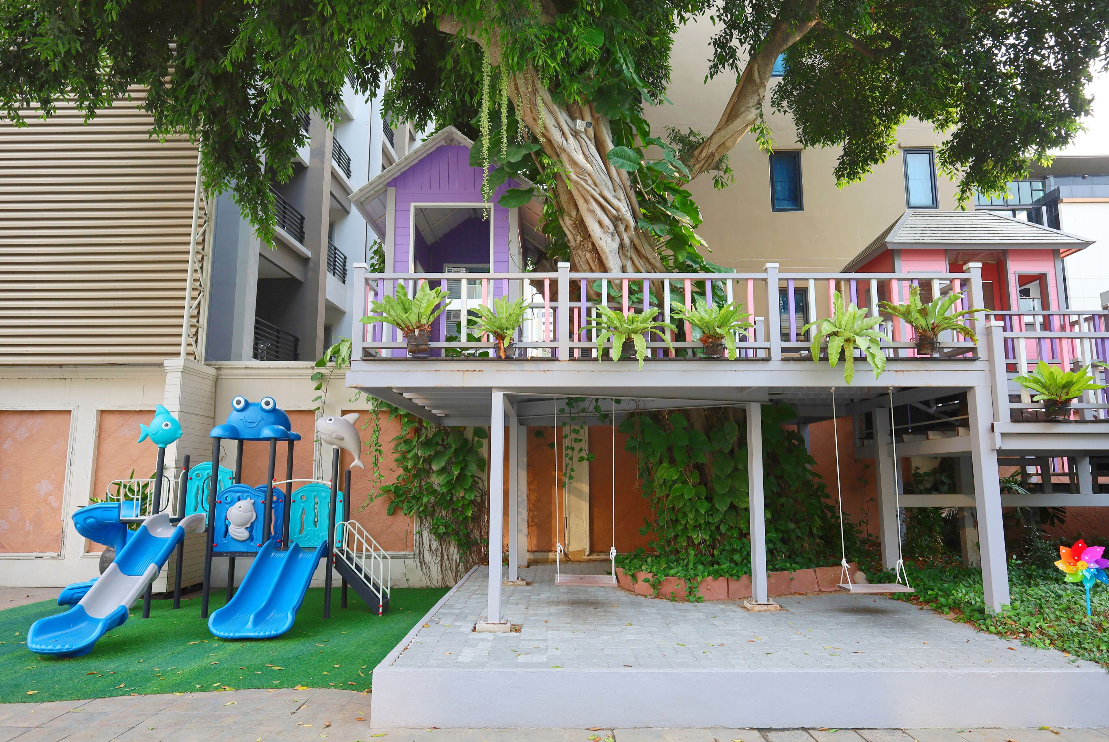 children’s play area – outdoor