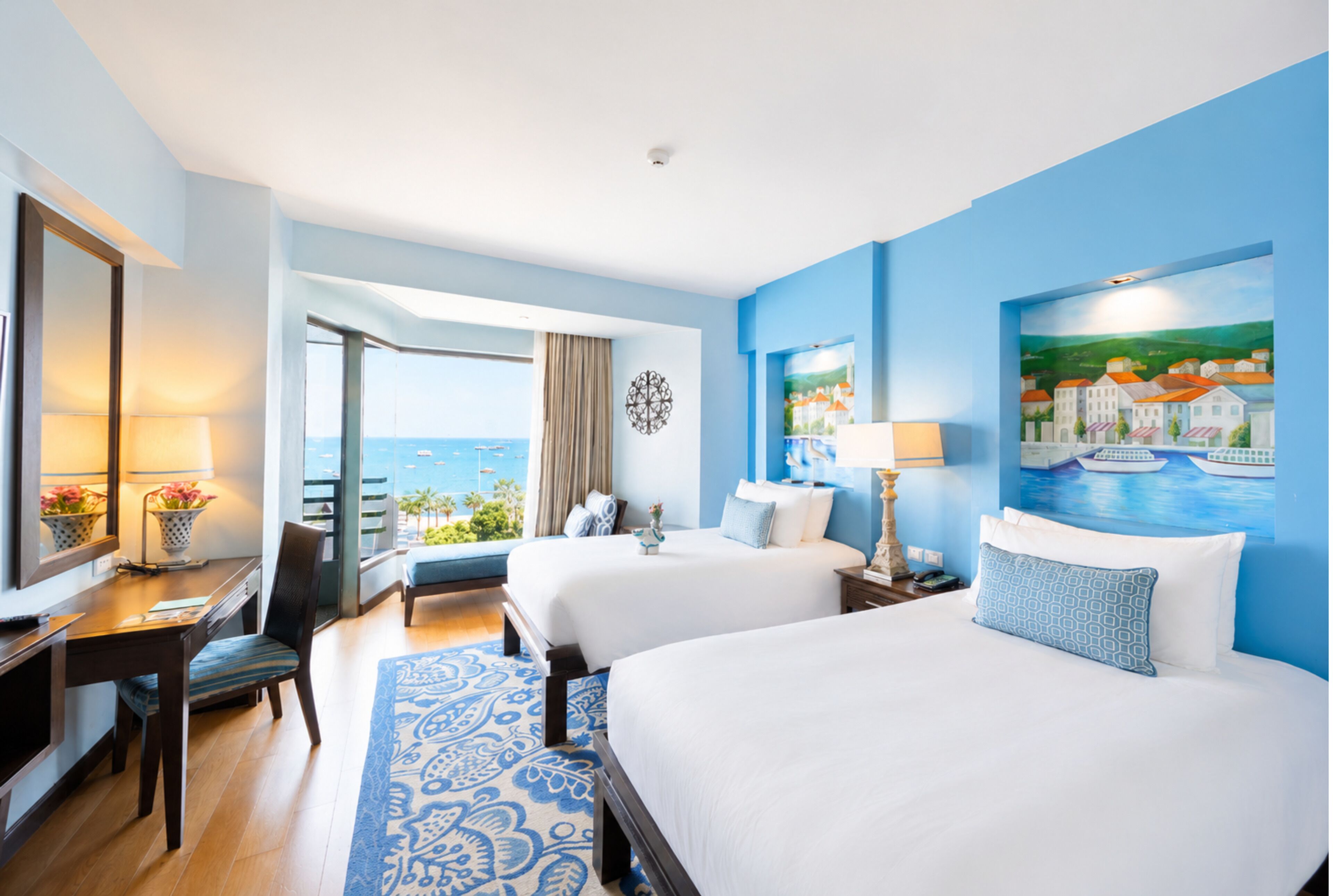 Deluxe Sea View Twin Bed | ミニバー、セーフティボックス (室内)、デスク、遮光カーテン