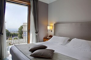 Superior Double Room | In-room safe, desk, soundproofing, iron/ironing board - Villa Luisa Hotel Residence Beauty Farm (Pozzuoli)