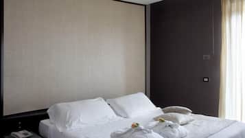 Classic-Doppelzimmer | Zimmersafe, Schreibtisch, schallisolierte Zimmer, Bügeleisen/Bügelbrett