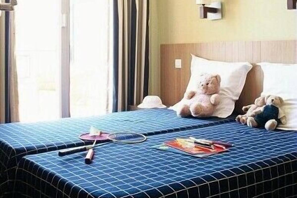 Blackout drapes, iron/ironing board, cribs/infant beds, WiFi