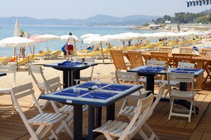 Daily buffet breakfast (EUR 10.00 per person)