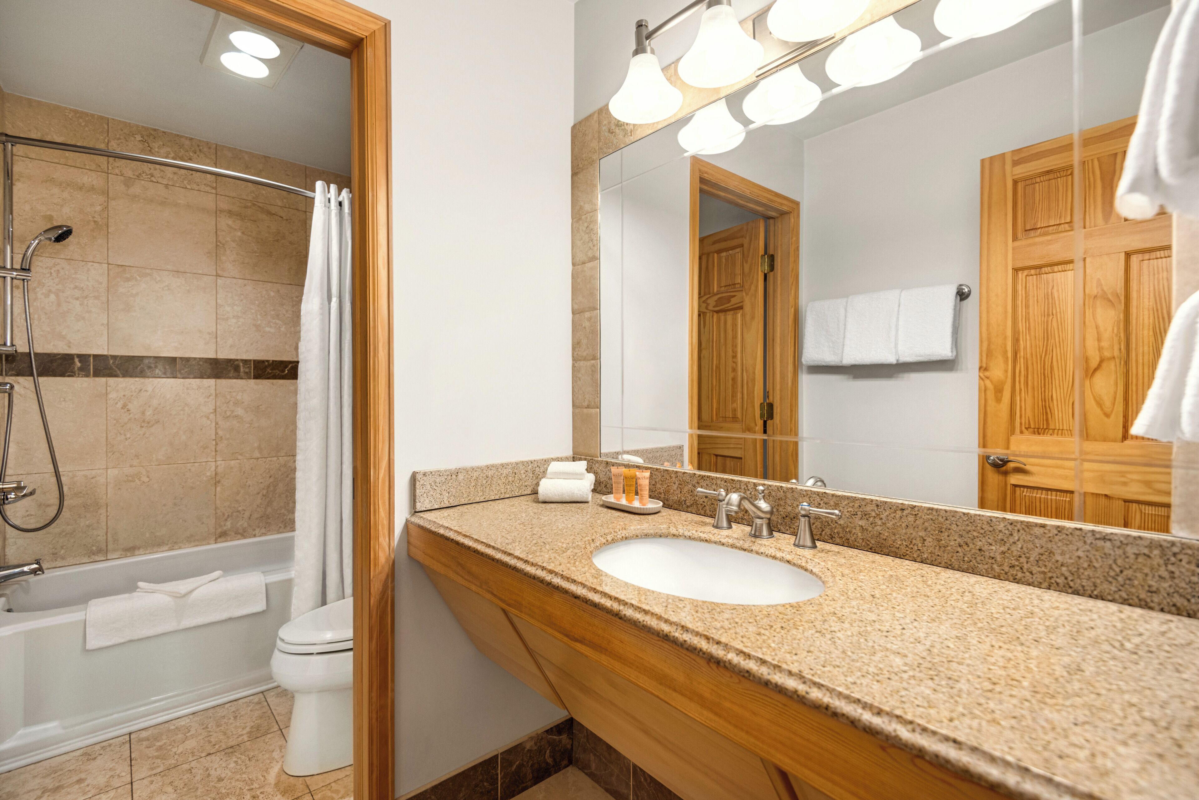 superior apartment, 1 bedroom, kitchen, mountain view | bathroom | combined shower/bathtub, deep-soaking bathtub, free toiletries