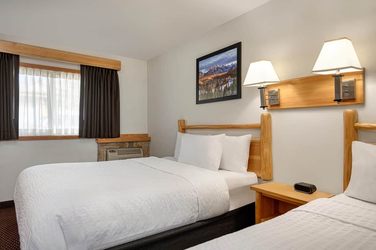 1 bedroom, blackout drapes, iron/ironing board, free WiFi