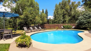 Seasonal outdoor pool