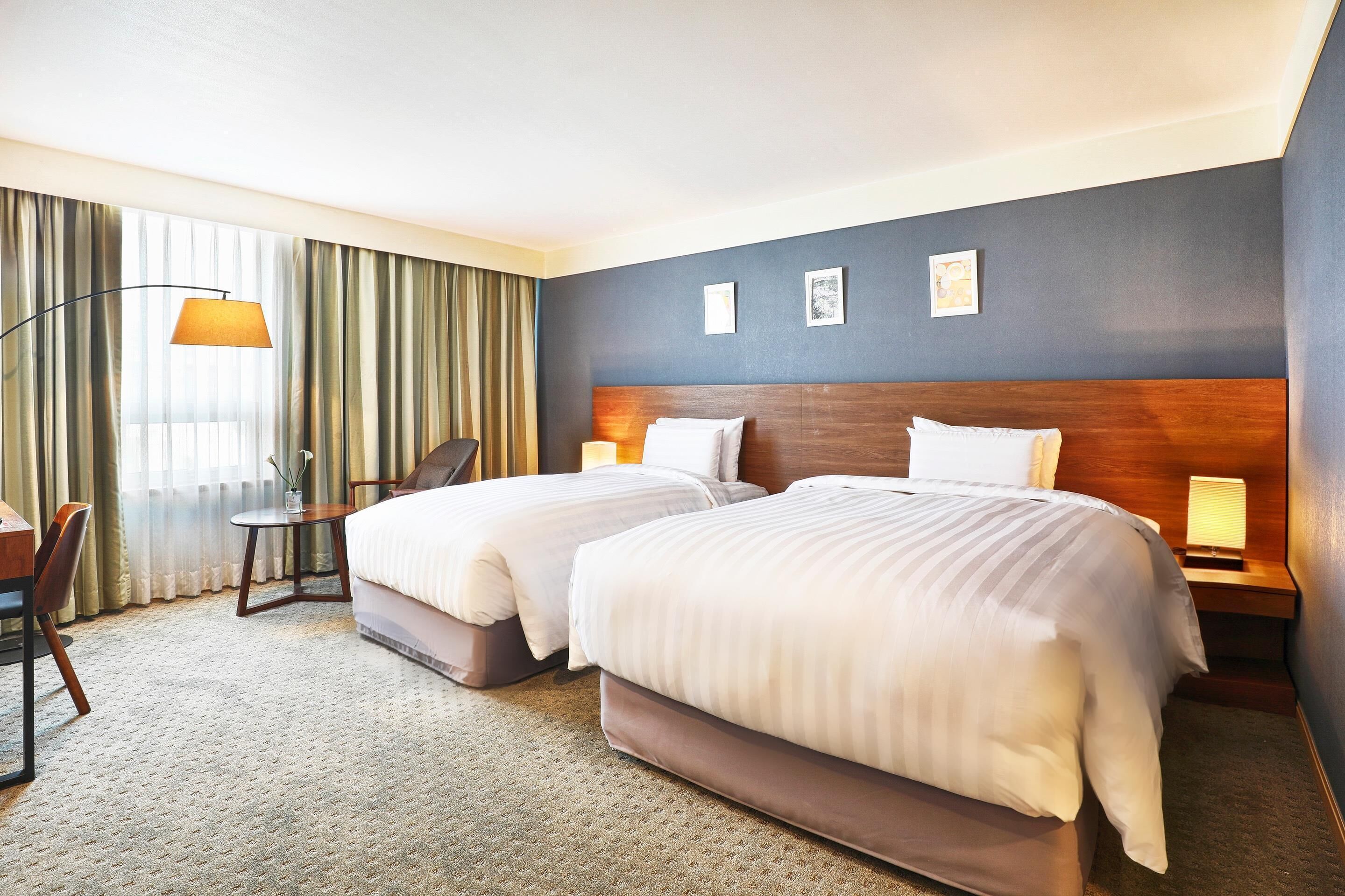 Executive Twin (1 Day Free Minibar ) | Down comforters, in-room safe, desk, blackout drapes