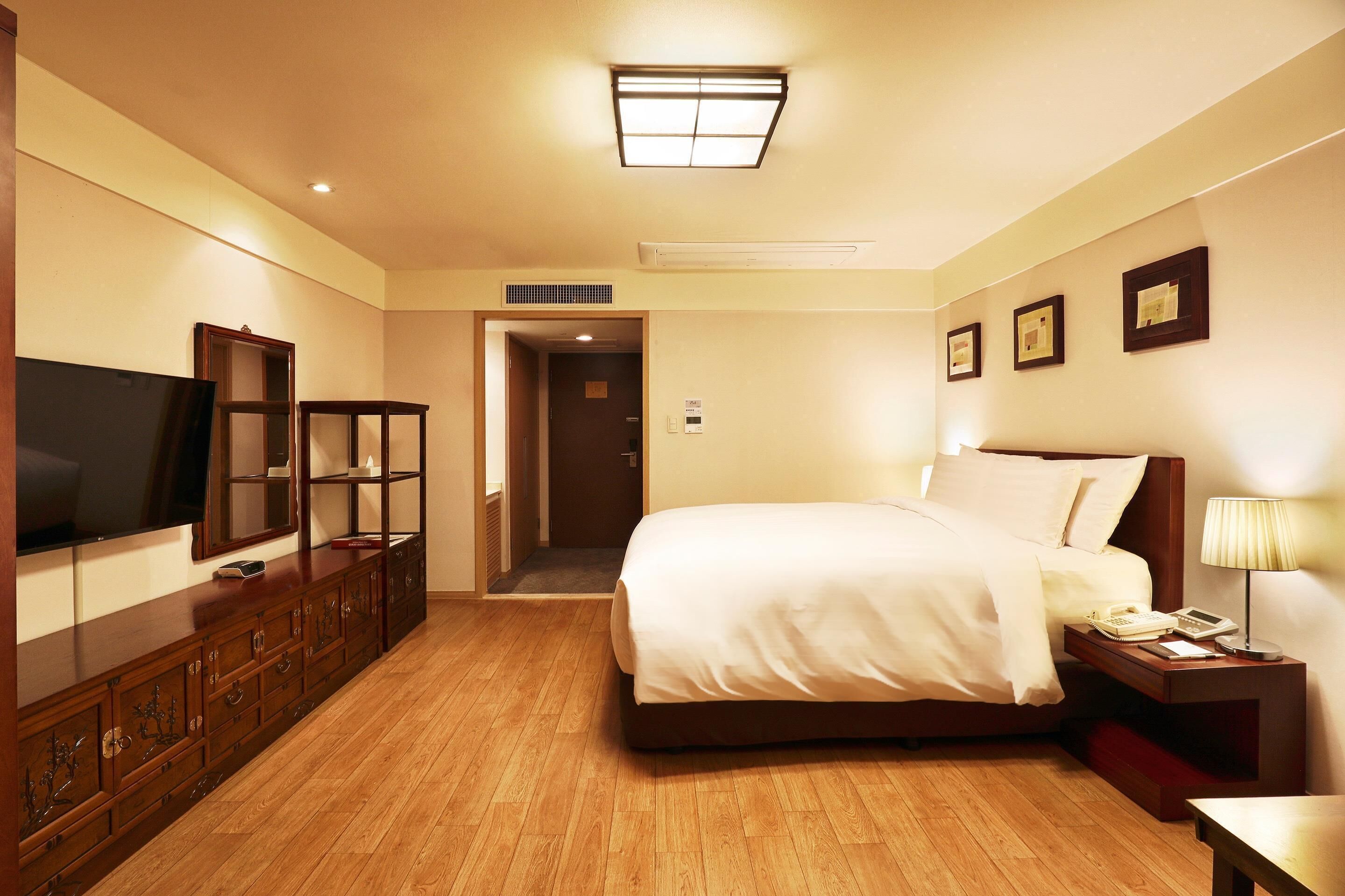 Ondol Double (Korean Traditional Room) | Down comforters, in-room safe, desk, blackout drapes