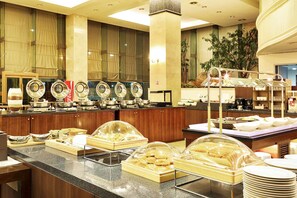 Breakfast, lunch and dinner served  - Best Western Premier Incheon Airport (Incheon)