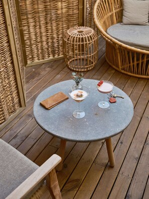 Cofres nos quartos, escrivaninha, espaço de trabalho para notebook