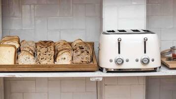 Breakfast and lunch served, Mediterranean cuisine