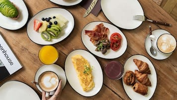 Dagelijks ontbijtbuffet (EUR 22 per persoon)