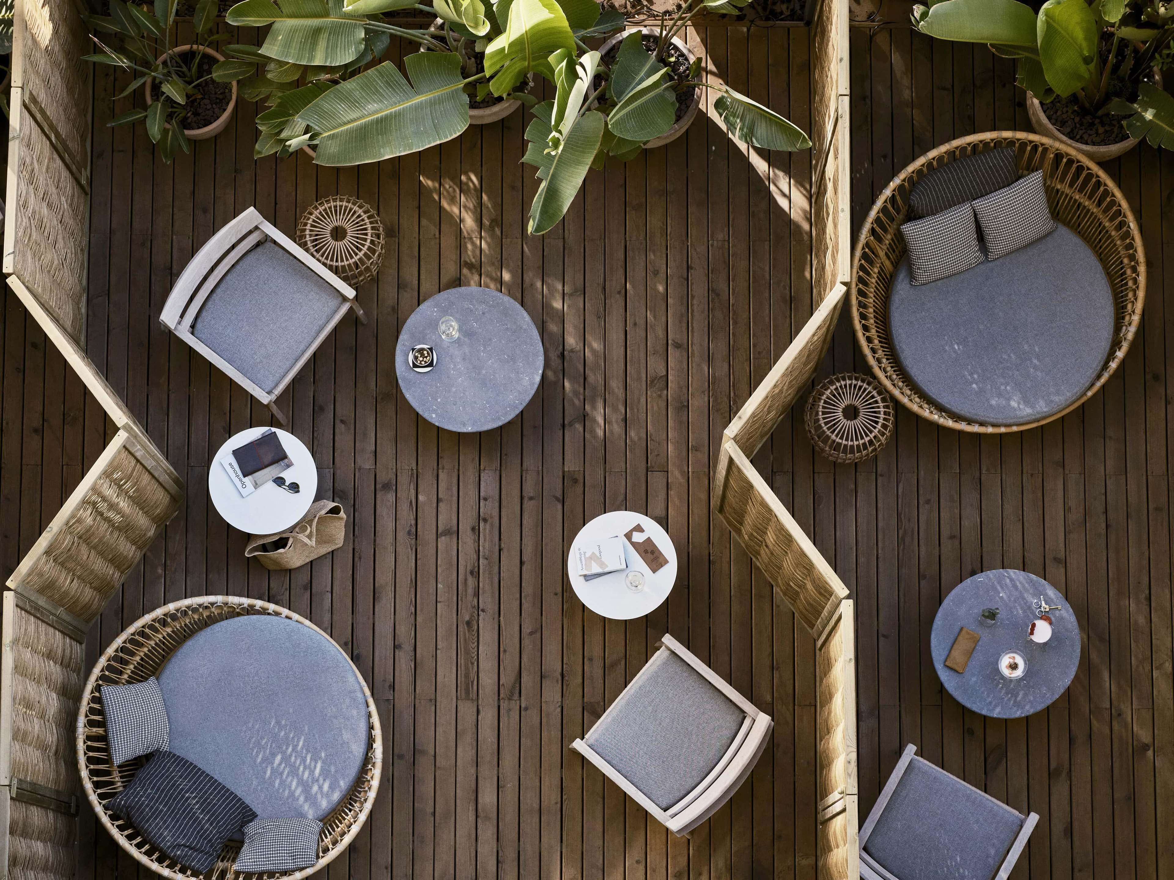 Coffre-fort, bureau, espace de travail pour ordinateurs portables