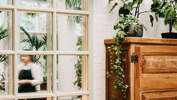 FrĂŒhstĂŒck und Mittagessen, mediterrane KĂŒche