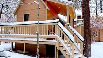 Standard Room, 1 King Bed, Jetted Tub