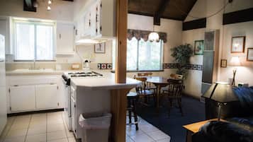 家庭小屋, 2 張標準雙人床 | 私人廚房 | 雪櫃、微波爐、咖啡機/沖茶器