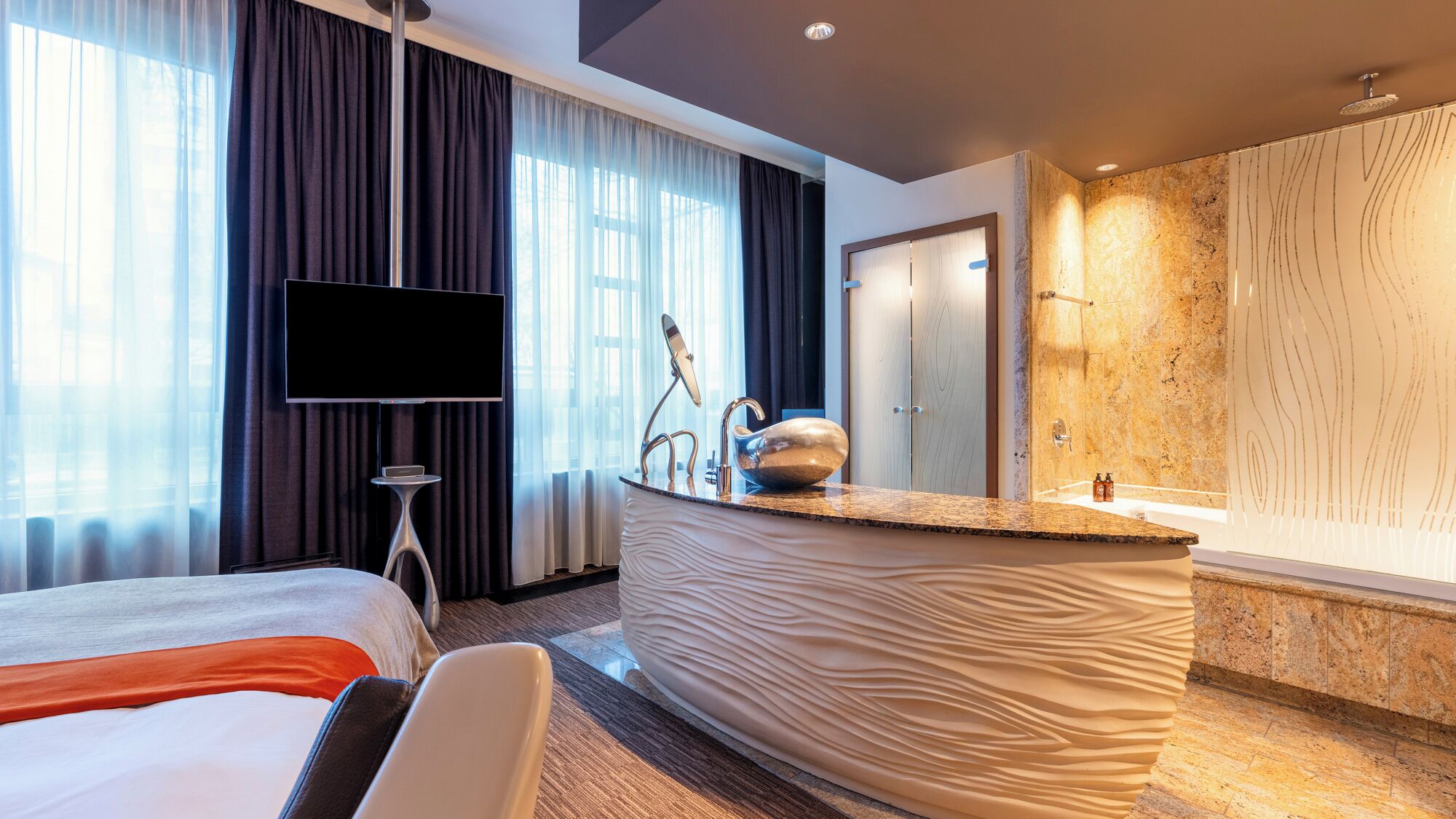 east splash | 1 bedroom, premium bedding, minibar, in-room safe