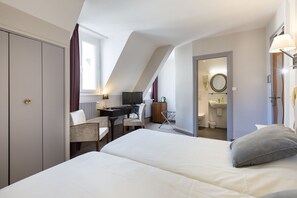 Literie de qualité supérieure, minibar, bureau, rideaux occultants