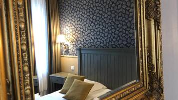Premium bedding, minibar, desk, blackout drapes