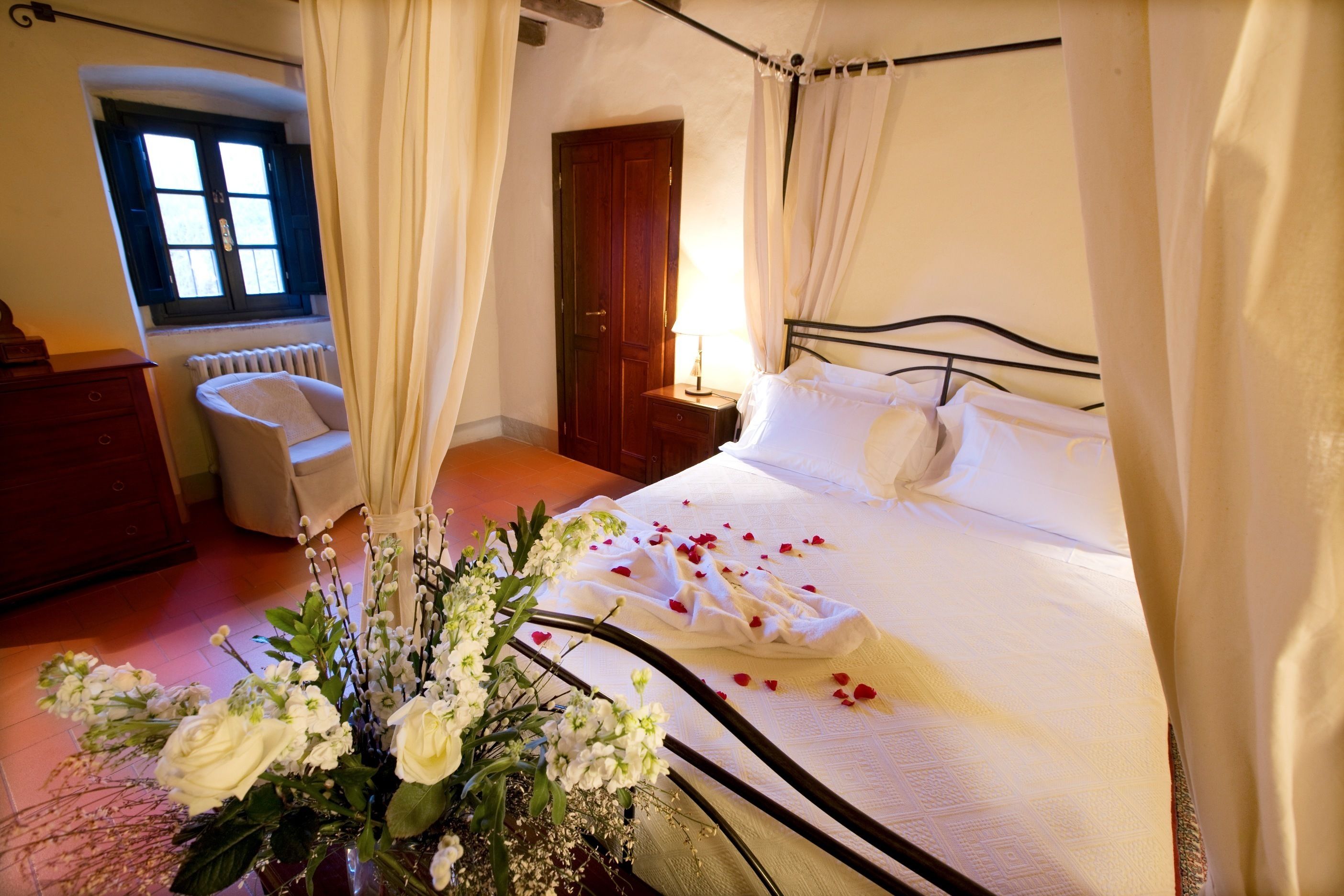 Habitación Deluxe doble | Caja fuerte, mobiliario individual, escritorio