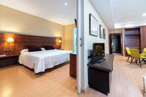 In-room safe, desk, soundproofing, free WiFi - Sercotel Riscal (Puerto Lumbreras)