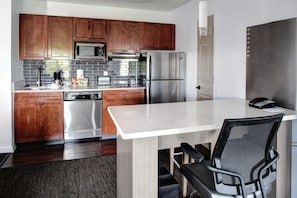 Suite, 1 Bedroom | Private kitchen