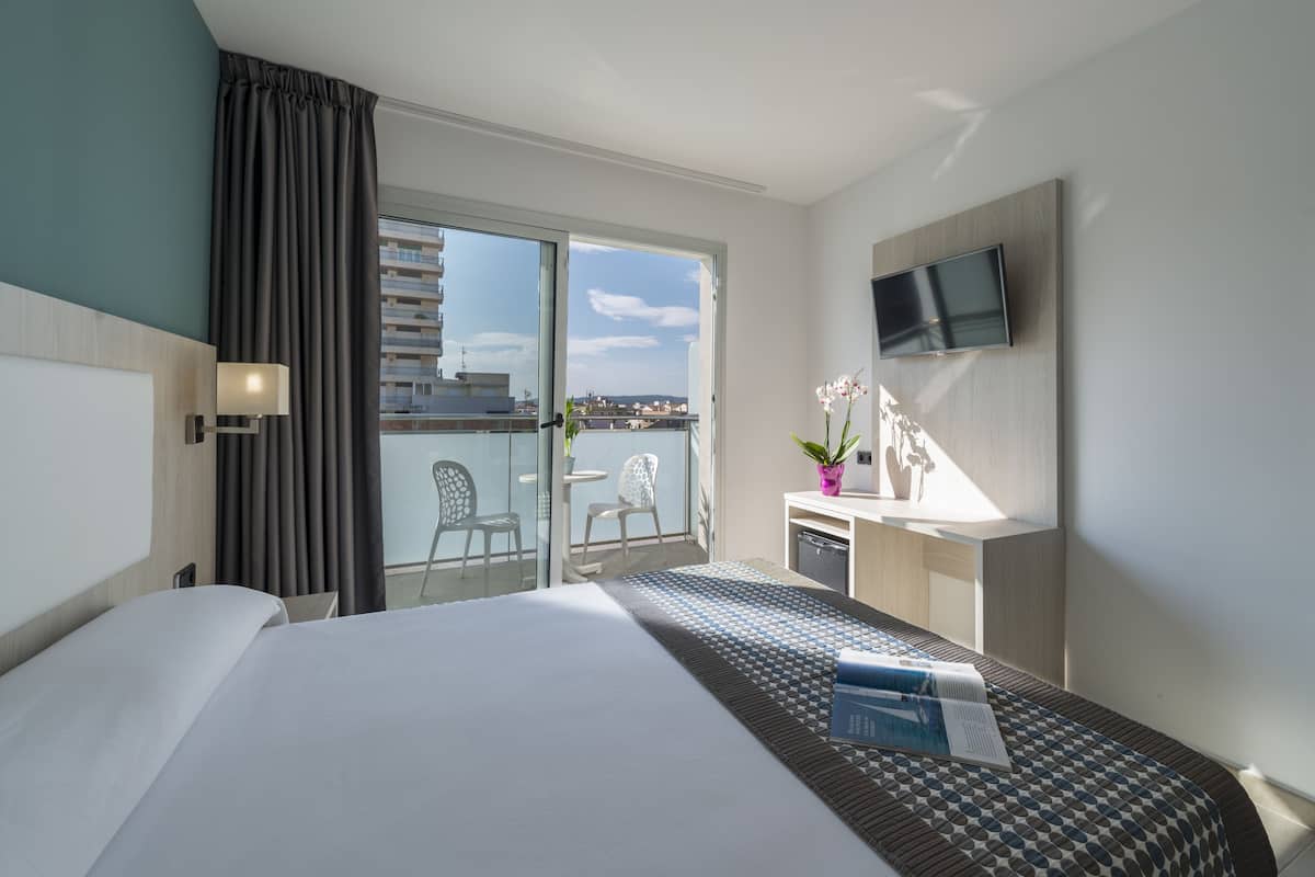 1 bedroom, in-room safe, desk, free wifi