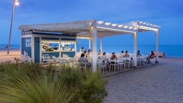Beach bar