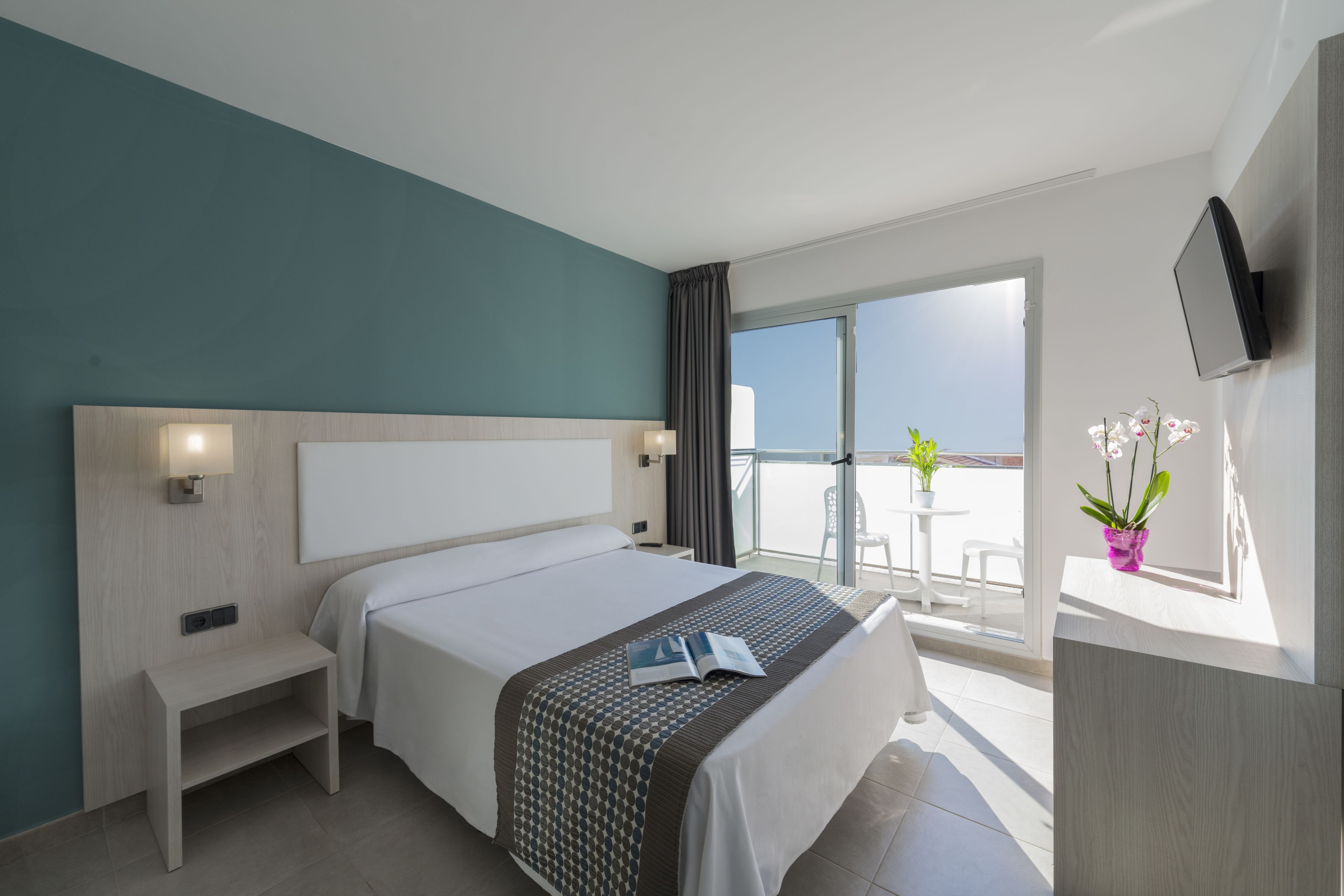 1 bedroom, in-room safe, desk, free wifi