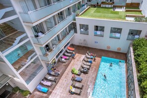 Outdoor pool, pool loungers