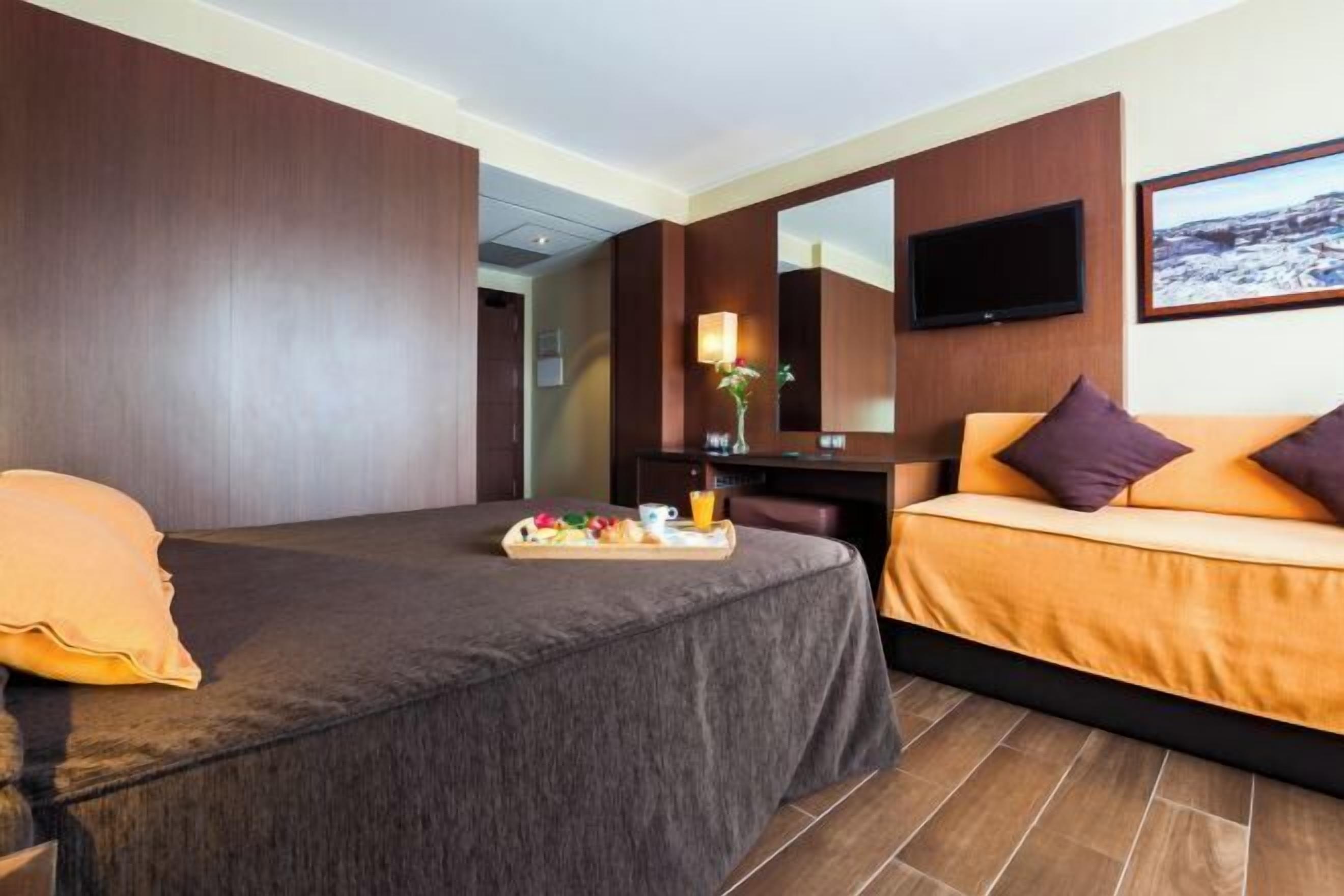 Minibar, in-room safe, desk, laptop workspace