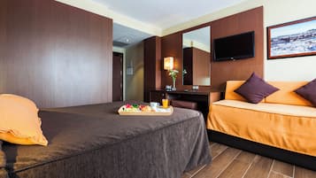 Minibar, in-room safe, desk, laptop workspace