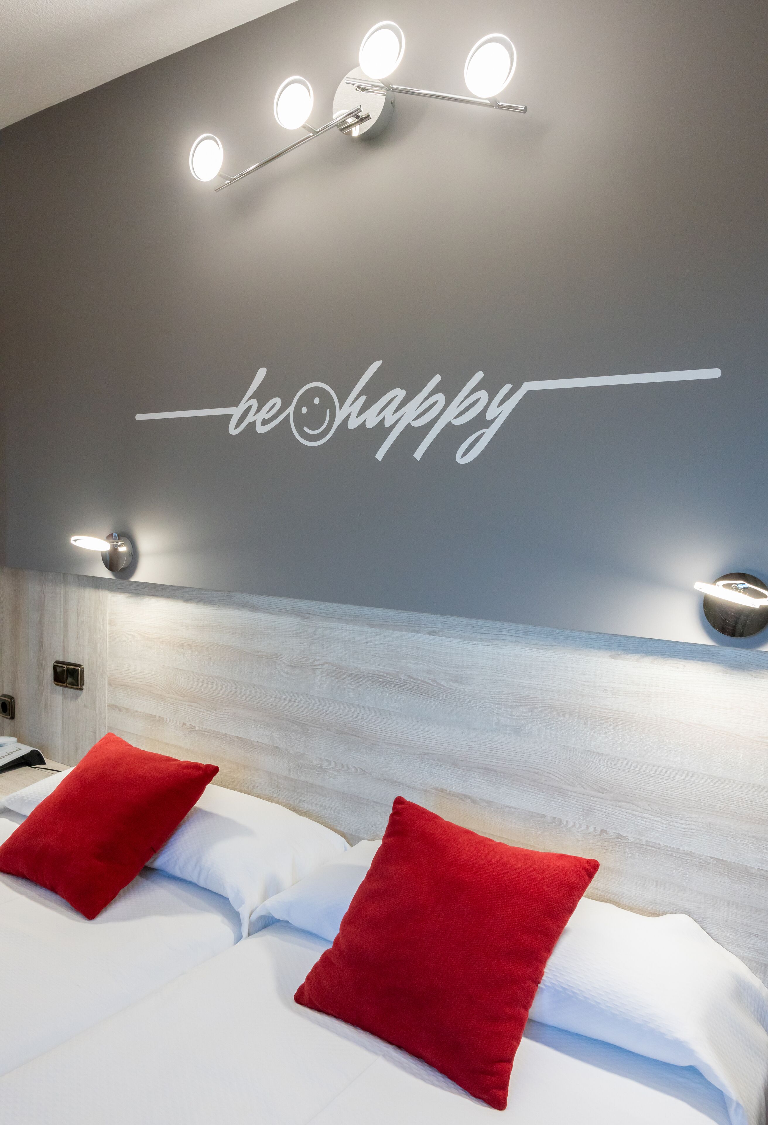 Standaard kamer, 1 twee- of 2 eenpersoonsbedden, 1 slaapkamer, toegankelijk voor mindervaliden | Luxe beddengoed, donzen dekbedden, een bureau, verduisterende gordijnen