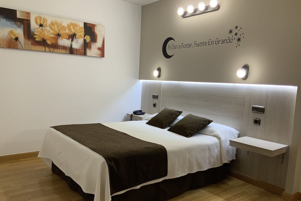 Literie de qualité supérieure, couette en duvet d'oie, bureau