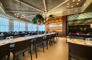 Se sirven desayunos, almuerzos, cenas y cocina española 