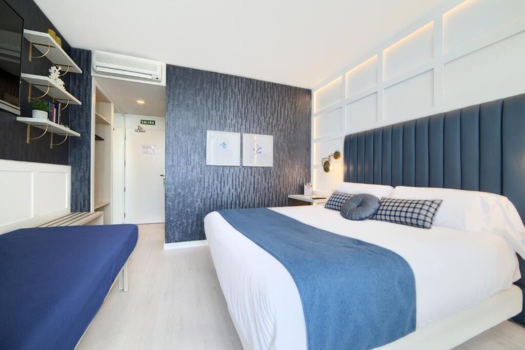 1 bedroom, minibar, desk, laptop workspace