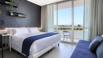1 bedroom, minibar, individually decorated, desk