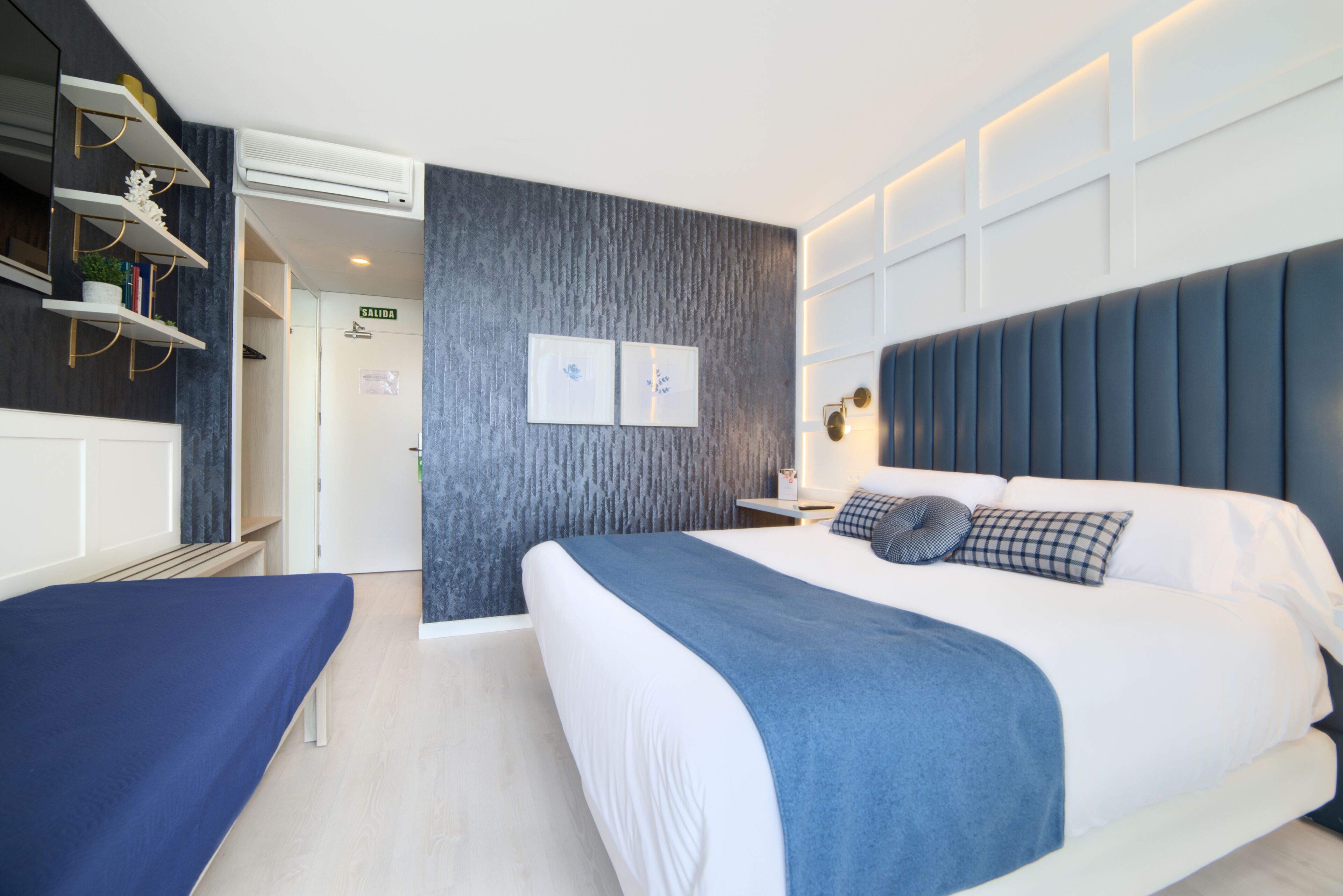 1 bedroom, minibar, desk, laptop workspace