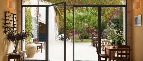 19-inch LCD TV with satellite channels, TV