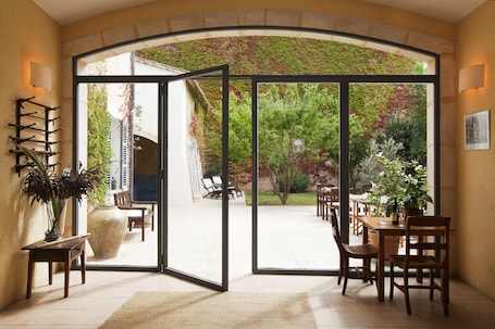 Televisión LCD 19 pulgadas con canales de televisión vía satélite