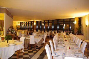Food court
