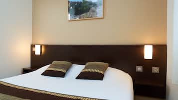 Chambre Standard, 1 lit double | Bureau, chambres insonorisées, fer et planche à repasser, Wi-Fi gratuit