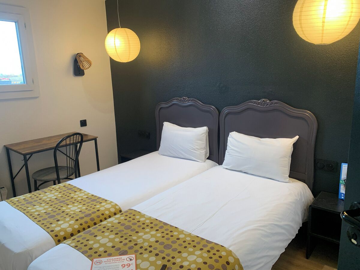 舒適雙床房 | 隔音、免費無線上網、床單