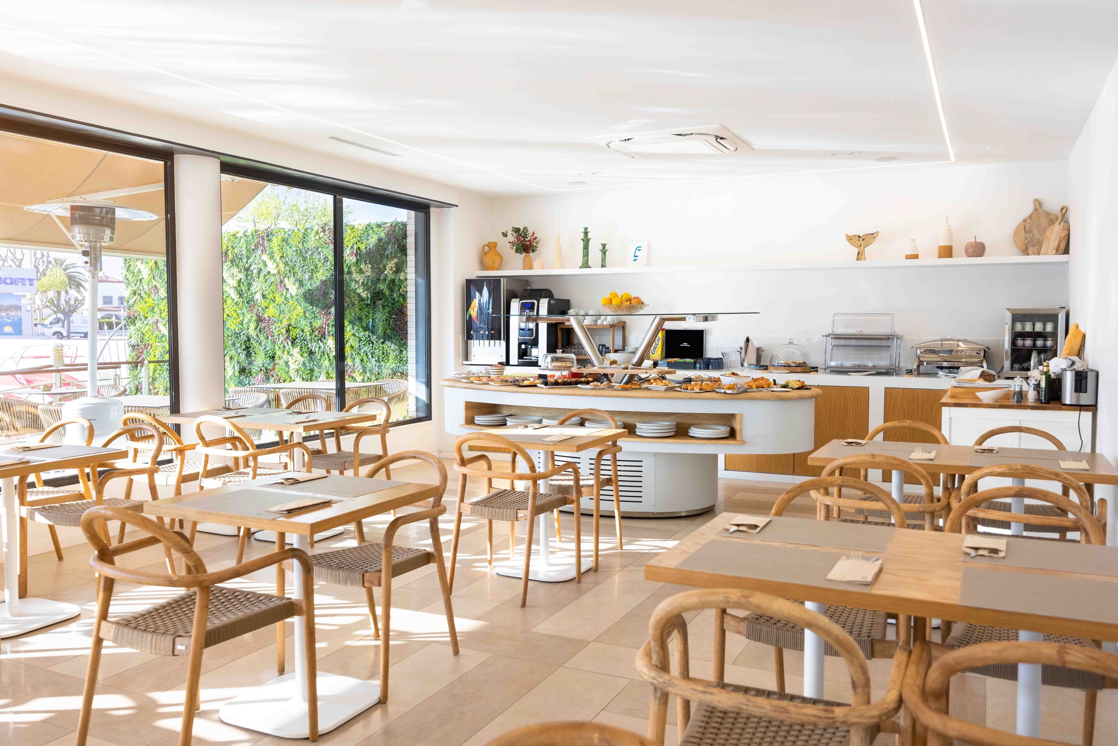 daily buffet breakfast (eur 18 per person)