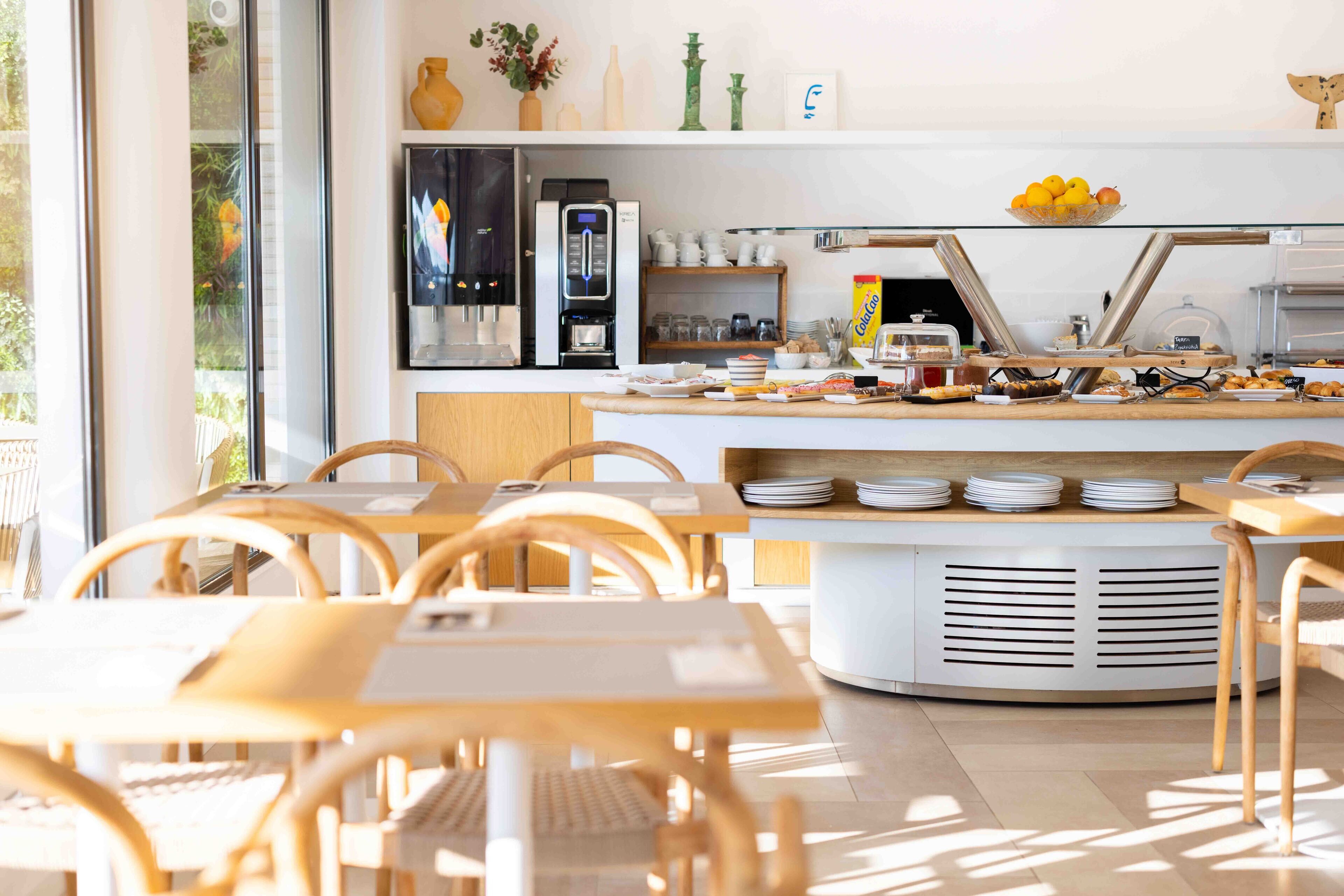 daily buffet breakfast (eur 18 per person)