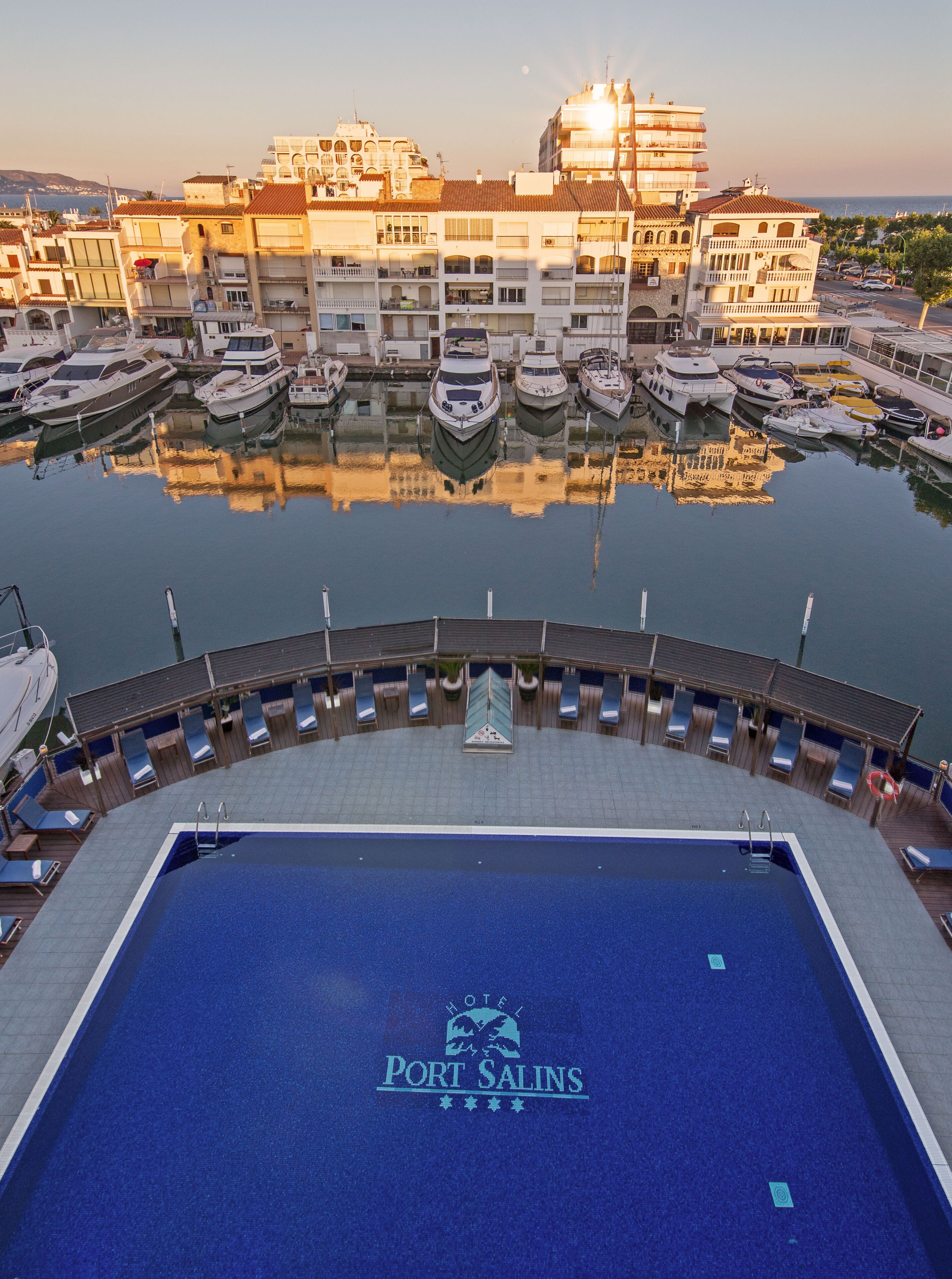 outdoor pool, pool loungers
